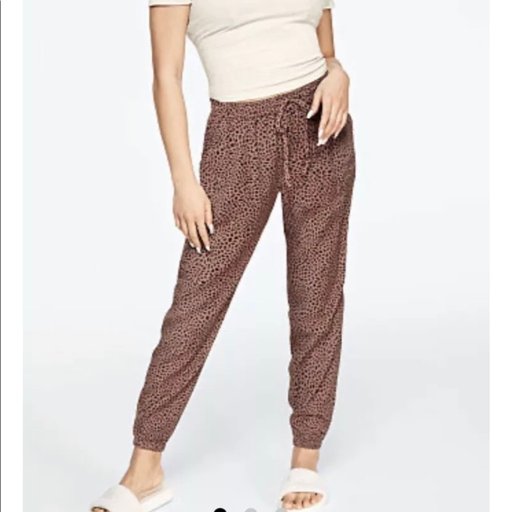 NWT PINK Victoria’s Secret Easy Jogger Size M